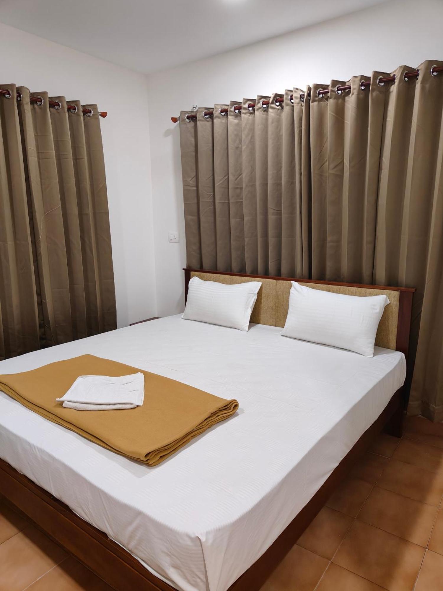 Hotel Nova Kochi Buitenkant foto